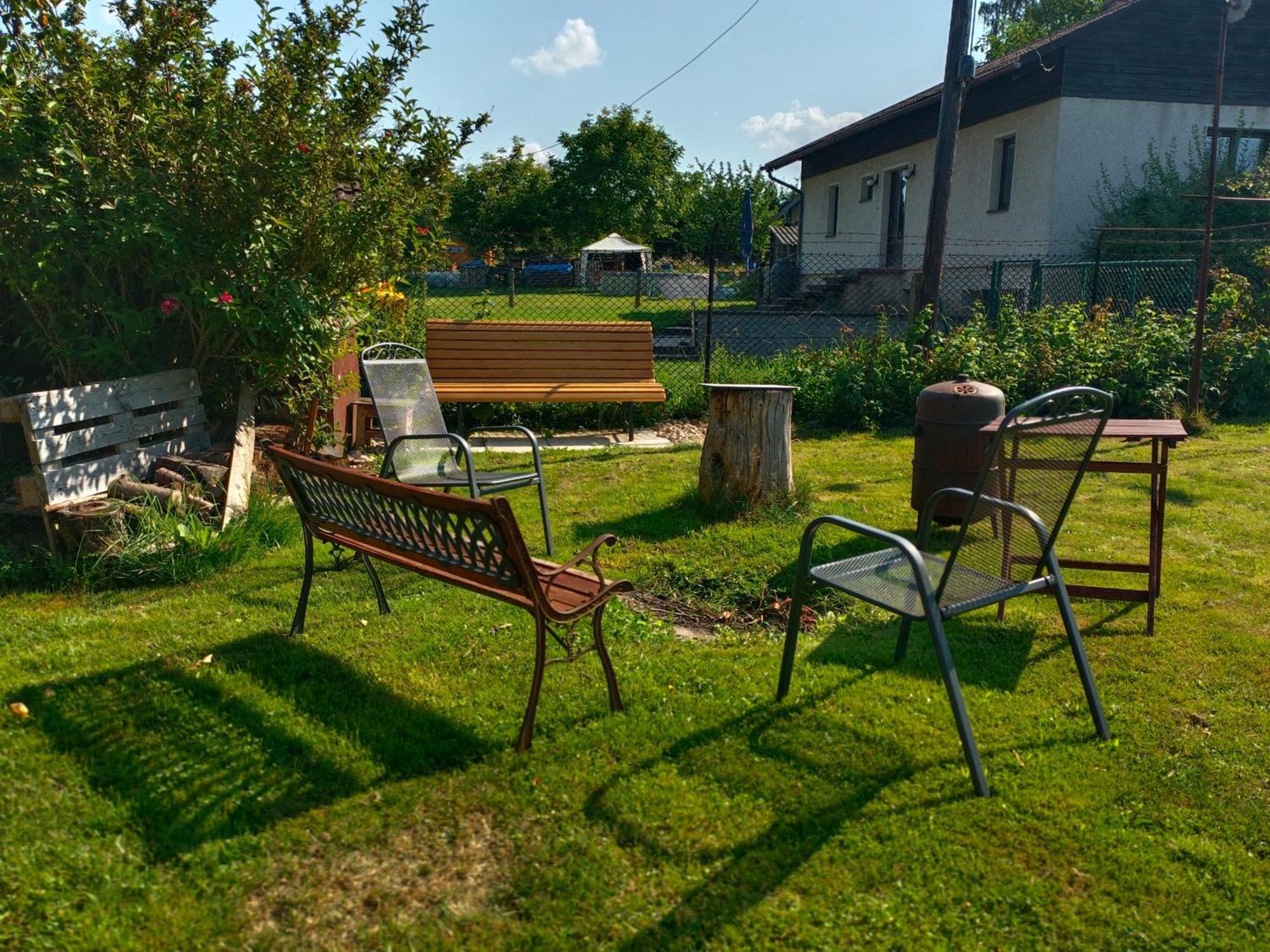 Ferienwohnung Apartman Za Lesem Červený Kostelec Exterior foto